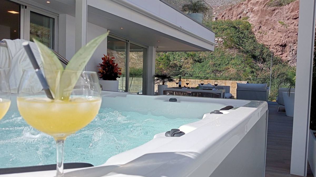 Ribeira Brava Apartment | Serendipity Blue - Luxury flat with 80m2 terrace and Jacuzzi