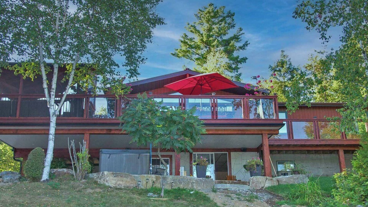 Eagle Lake Cottage | Serendipity - Five Bedroom Cottage, Sleeps 10