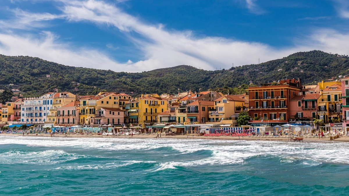 Moglio Apartment | Serendipity With Sea View