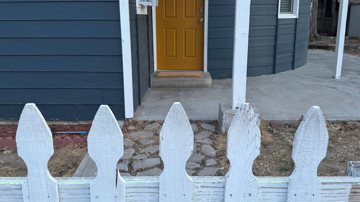 Dupont House | Serene 2-bedroom house with WiFi in Commerce City