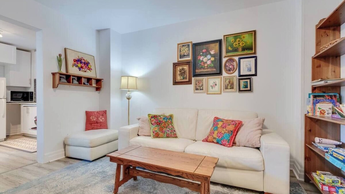 Hochelaga Apartment | Serene 3-bedroom apartment in Montreal