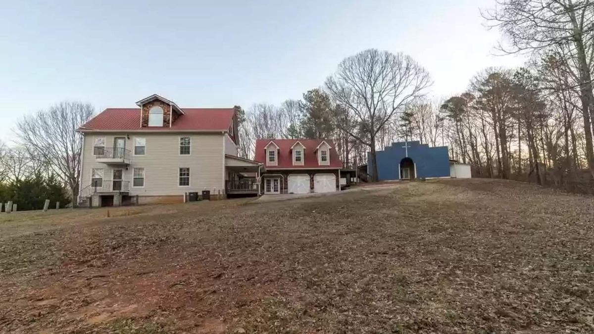 Gainesville Cottage | Serene 3 Bedroom home on quiet 10acre 6 queen beds