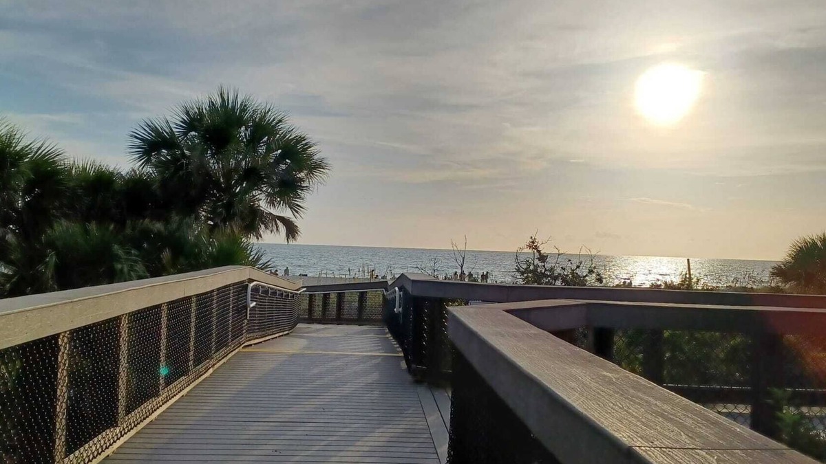 Venice Gardens House | Serene 3-Bedroom Home Near Venice Beaches