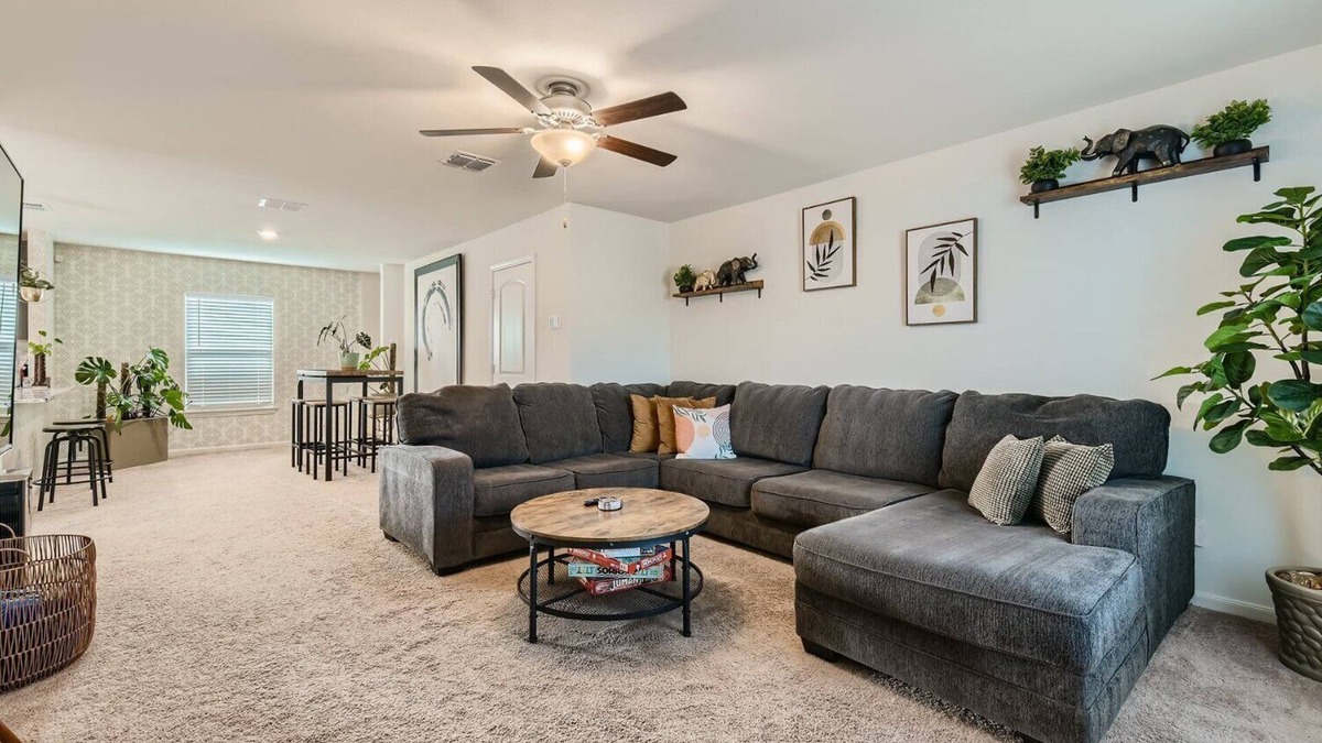 Medina Valley House | Serene 3BD/2.5BA Lone Star Zen Retreat - Your Perfect San Antonio Oasis