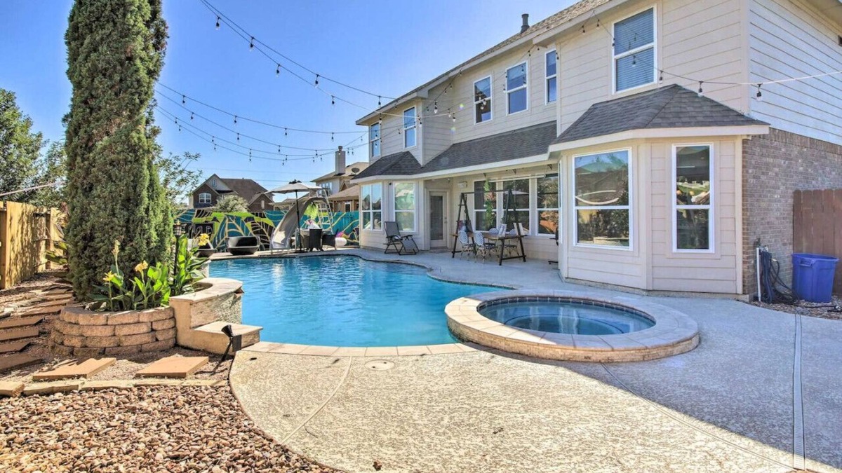 Cypress House | Serene 4BR Lux Home w Heated Spa Pool Massage Chair
