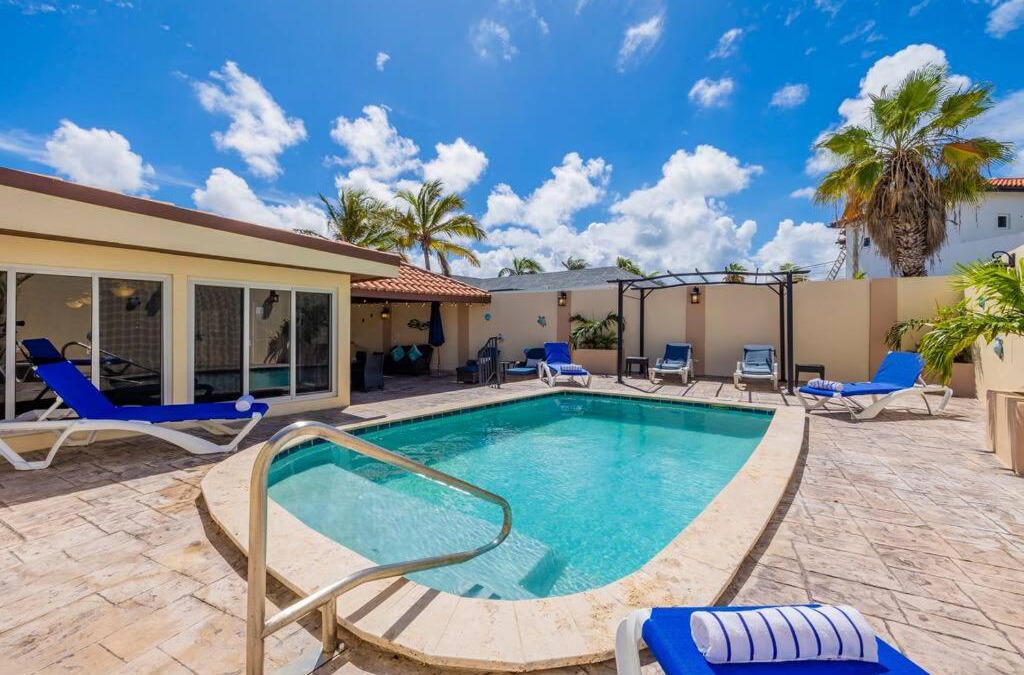 Palm Beach Apartment | Serene 4BR Palm Beach Villa Beach Rose by Bocobay