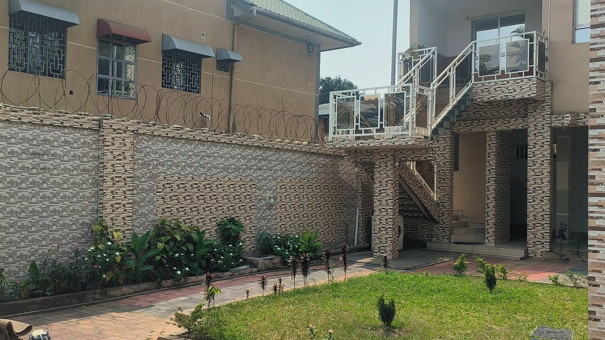 Limete House | Serene 5-Bedroom Apartment in Kinshasa's 10ème Rue Limete-Résidentiel