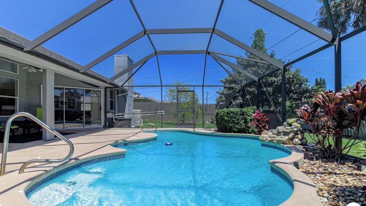 Port Malabar Villa | Serene and Beautiful Villa with Pool in Palm Bay