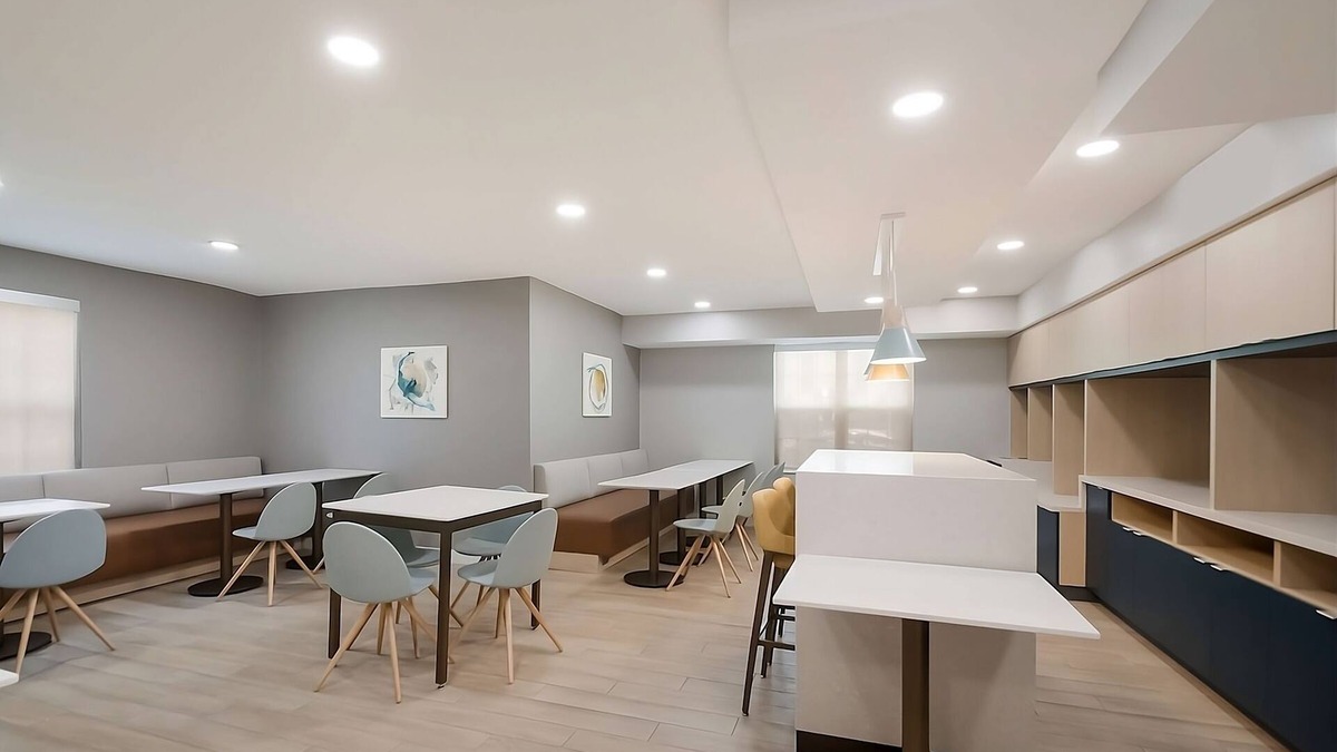 Falls Church Hotel | Serene and Comfortable Suite, Pets are Welcome, Fully-equipped Kitchen!