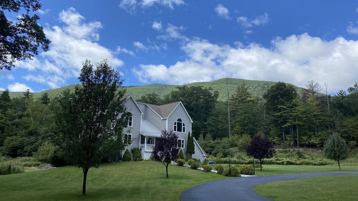 West Saugerties House | Serene and spacious mountain escape - perfect for families