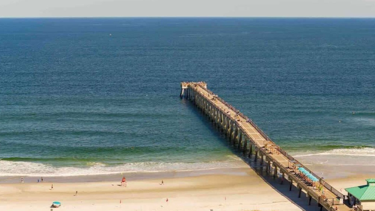 Neptune Beach Apartment | Serene beach condo - walk to the beach!