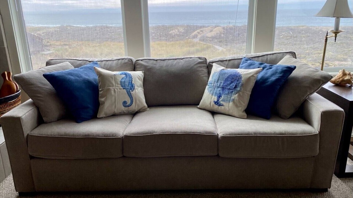 Castroville House | Serene beachfront getaway, breathtaking ocean views, steps from the beach!