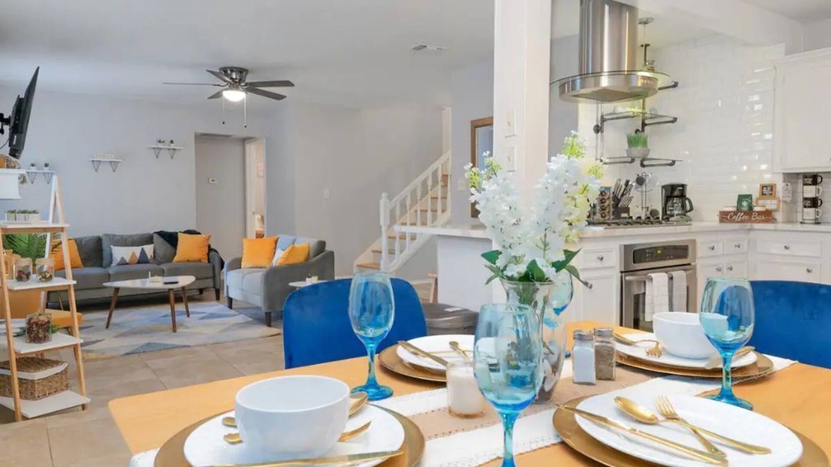 Grogan's Mill House | SERENE BOHEMIAN MANOR|FAMILY RETREAT|4BD 2.5BA