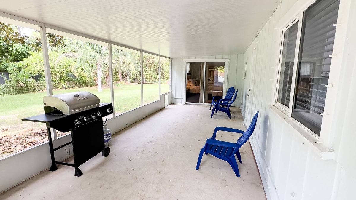 Vero Lake Estates House | Serene & Clean family home in Vero Beach - 10 minutes from Beach!