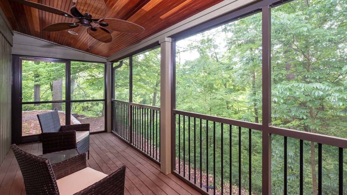 Harrods Creek House | Serene Creekside Estate in Louisville