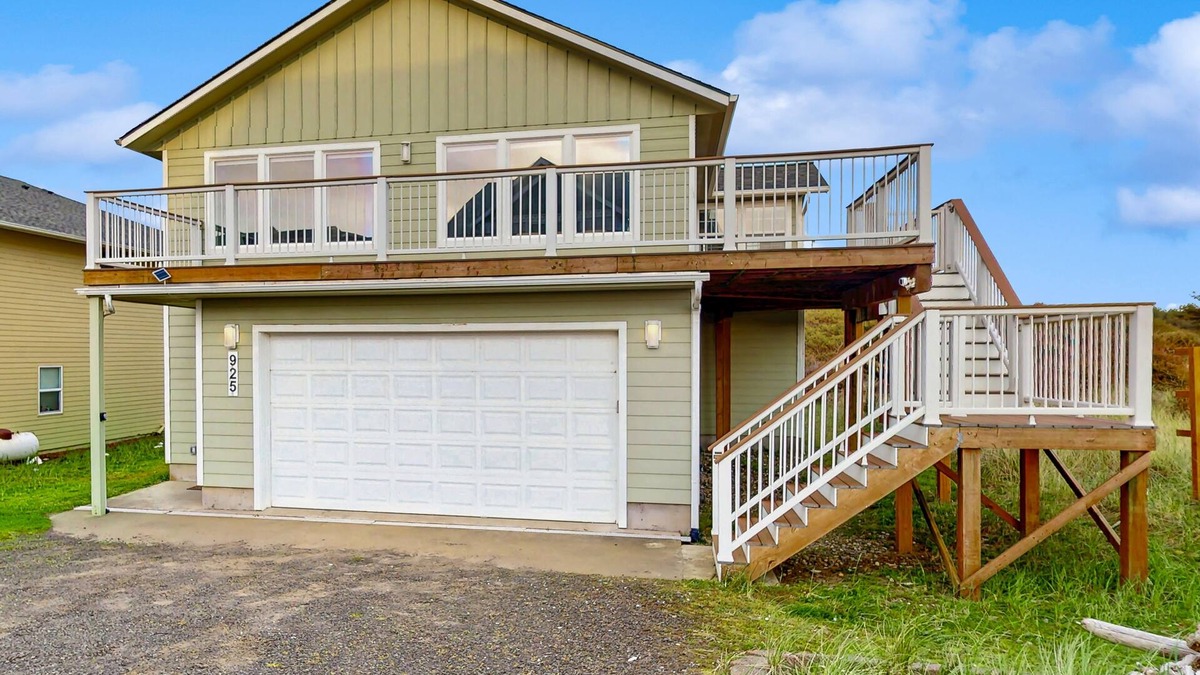 Westport House | Serene, Dog-Friendly Beach House with Free WiFi & a Gas Fireplace