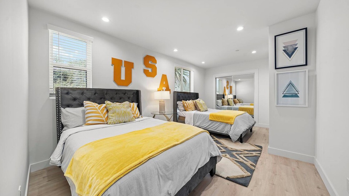Hollywood House | Serene Escapes Hollywood