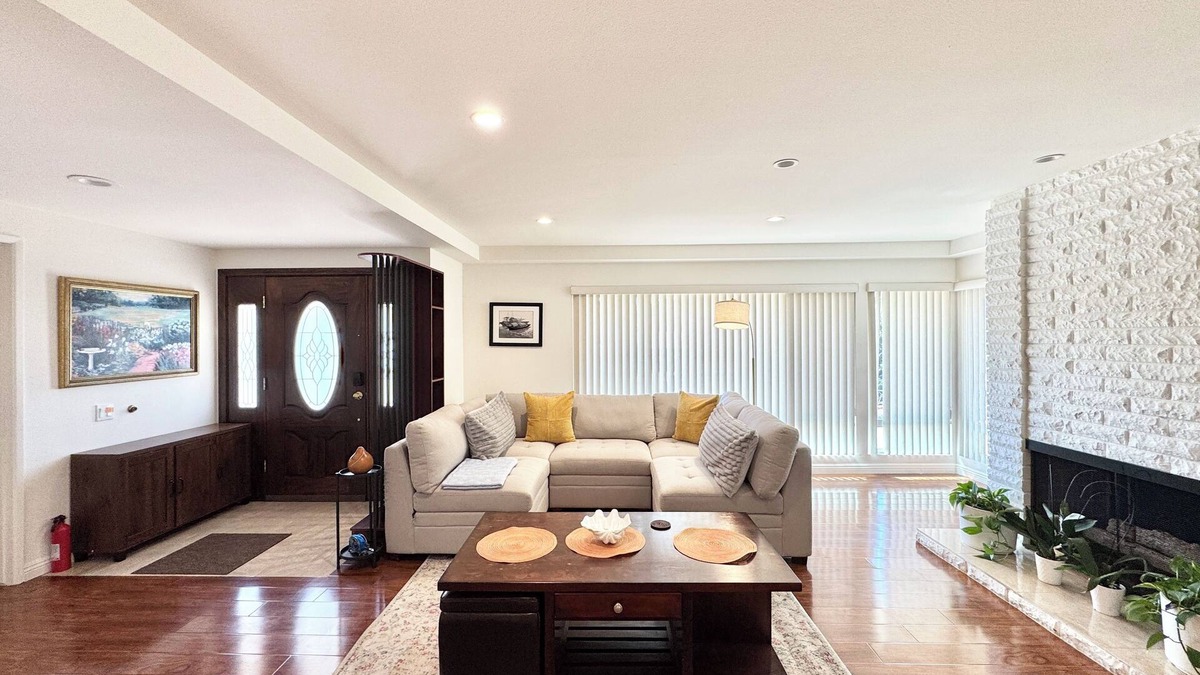 Thousand Oaks House | Serene Garden Retreat Luxury 4BR Elegant Interior