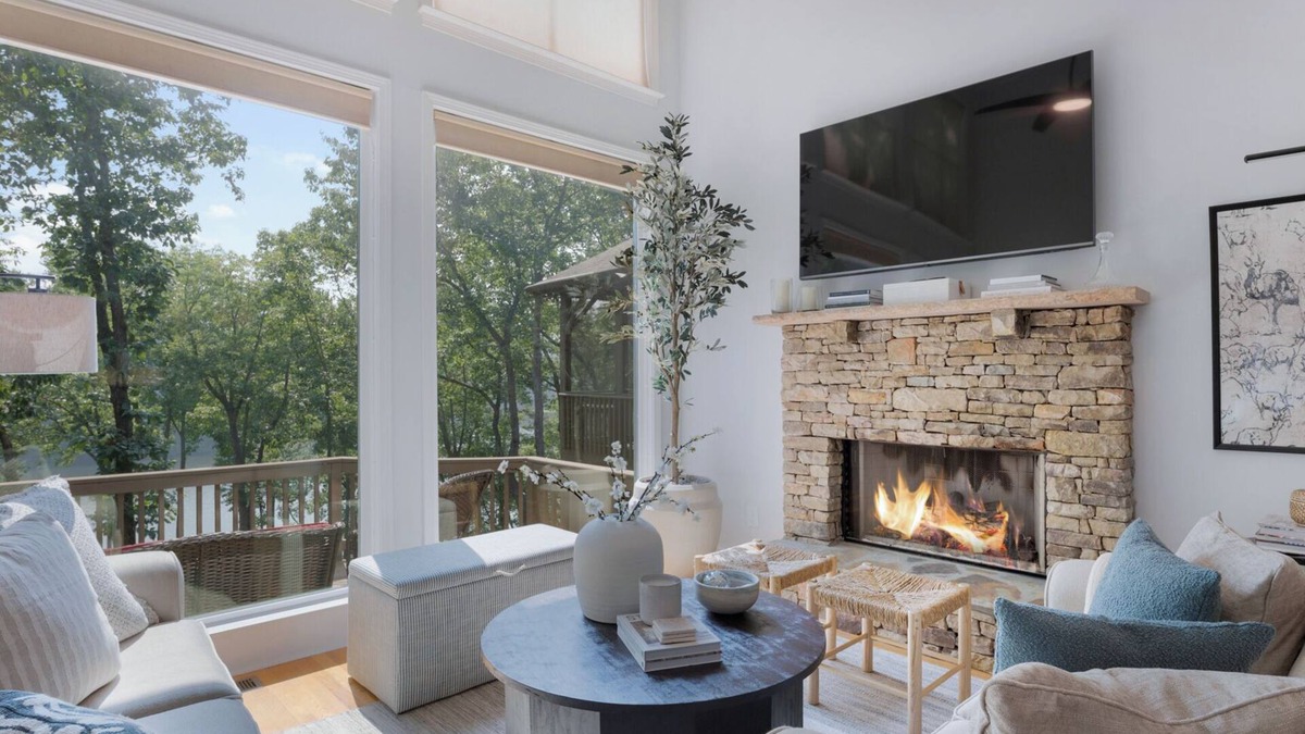 Big Canoe House | Serene Getaway: Your Ideal Retreat with Lakeside Views