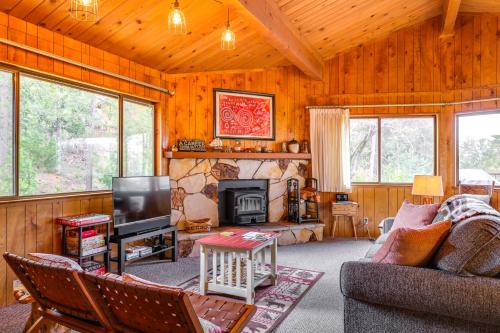 Groveland House | Serene Groveland Cabin Rental Near Yosemite!