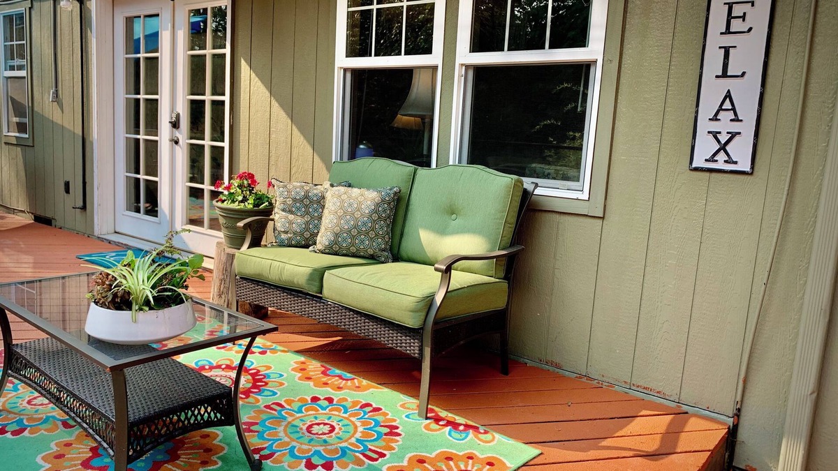 La Center Apartment | Serene Guest Suite w/Forest View + Hot tub. Dog friendly.