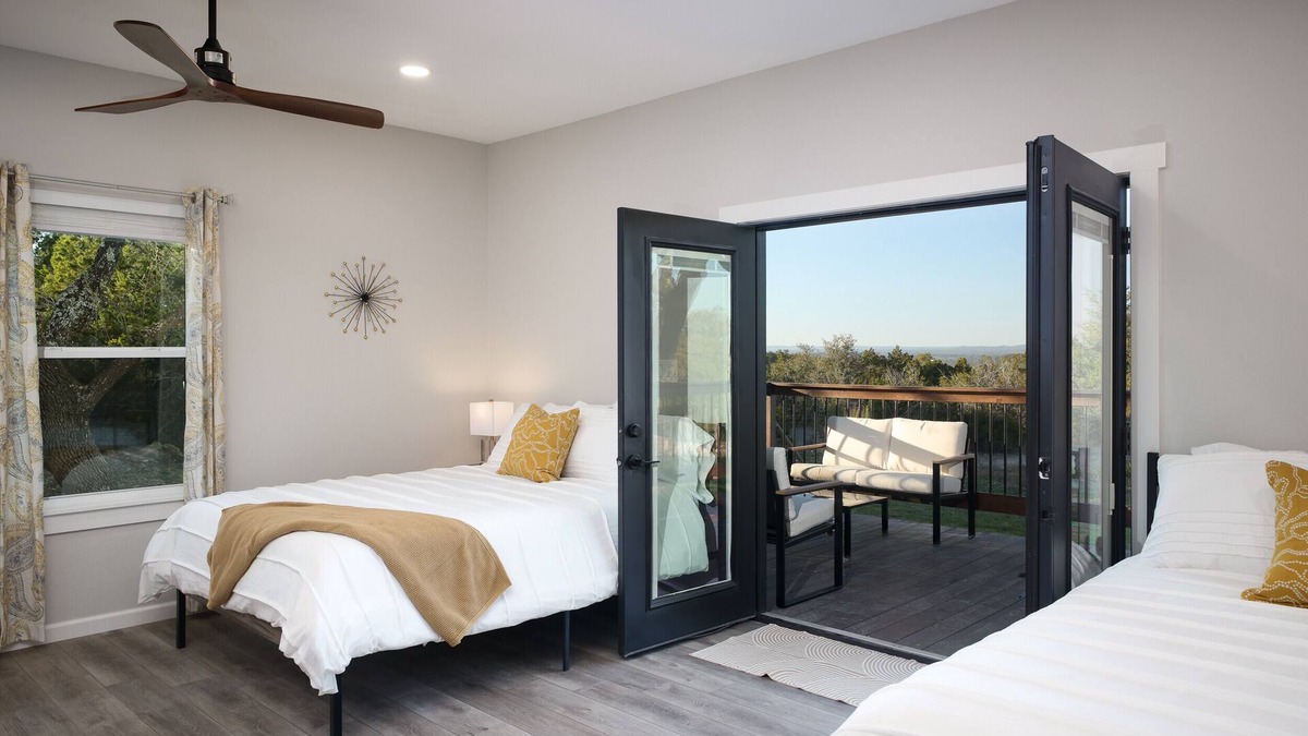 Spring Branch House | Serene Hill Country Casita ~ Scenic View ~ Patio