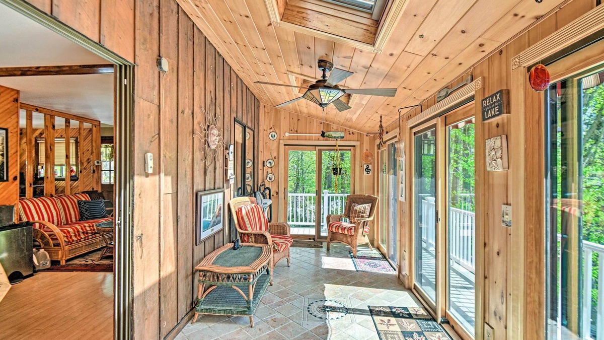 East Wakefield Cabin | Serene Lakefront Cabin w/Fire Pit & Kayaks!
