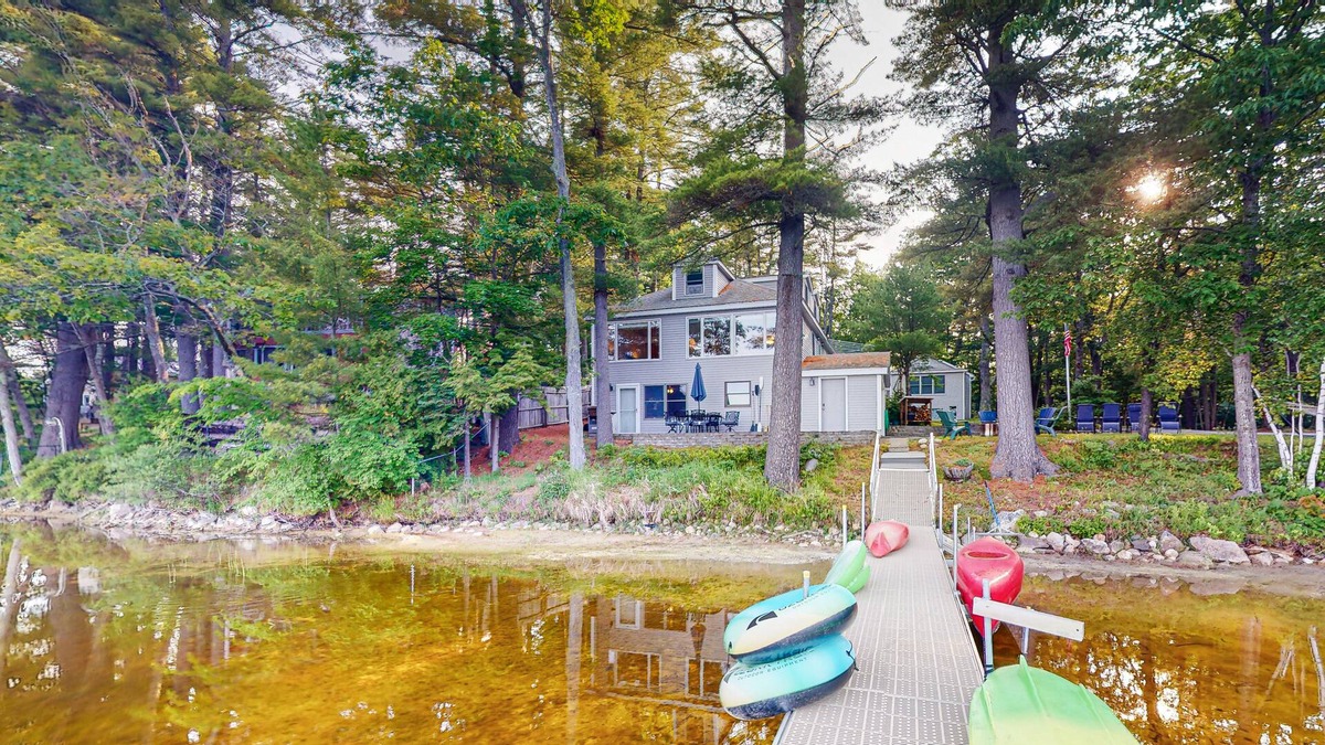 Poland House | Serene Lakeside Retreat with Endless Amenities