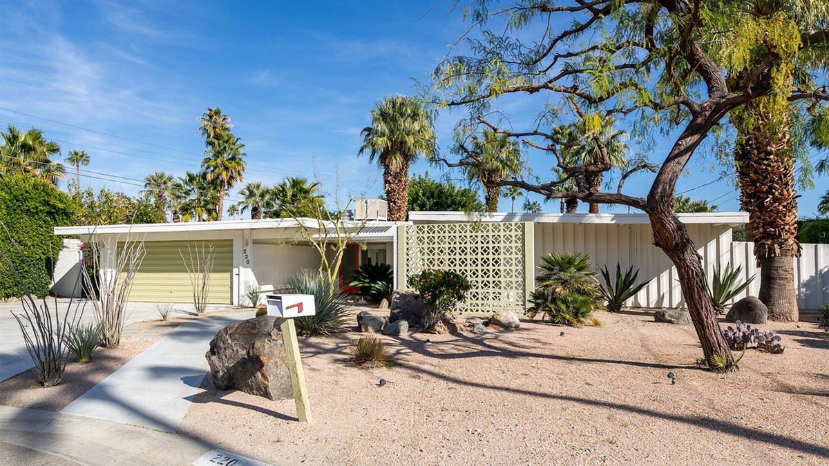 Sunmor House | Serene Mid-Century Oasis with Salt-Water Pool