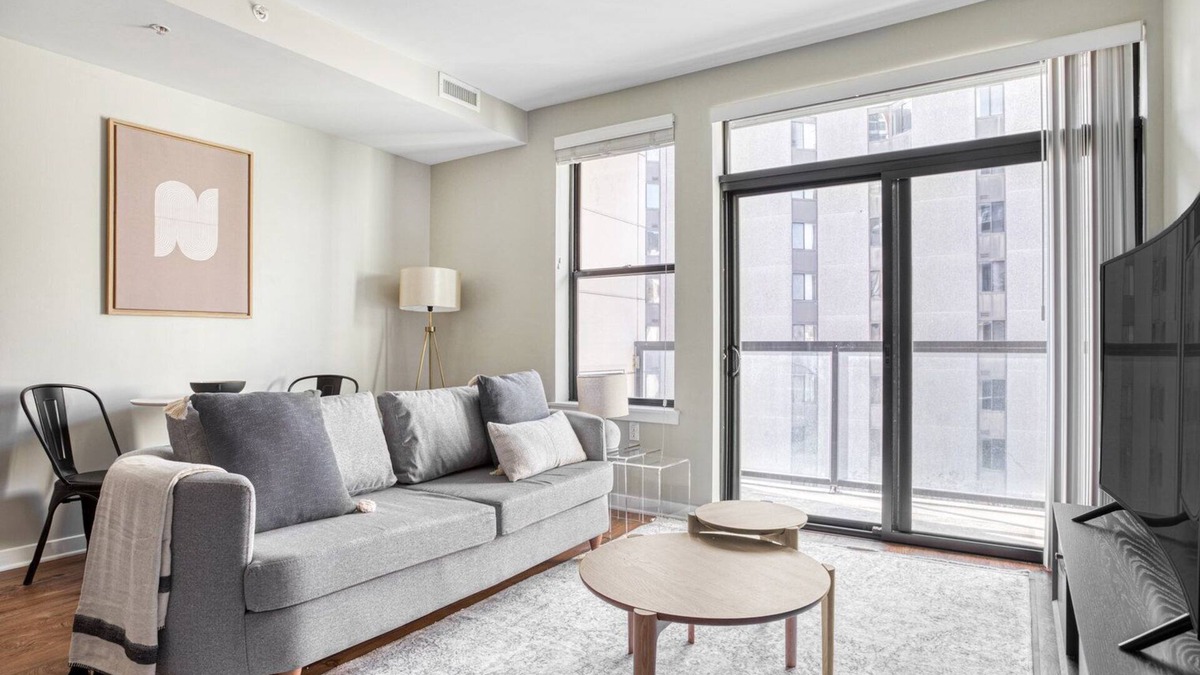 Mount Vernon Triangle Apartment | Serene Mount Vernon 1BR w/Gym, Pool & W/D, near Metro, by Blueground
