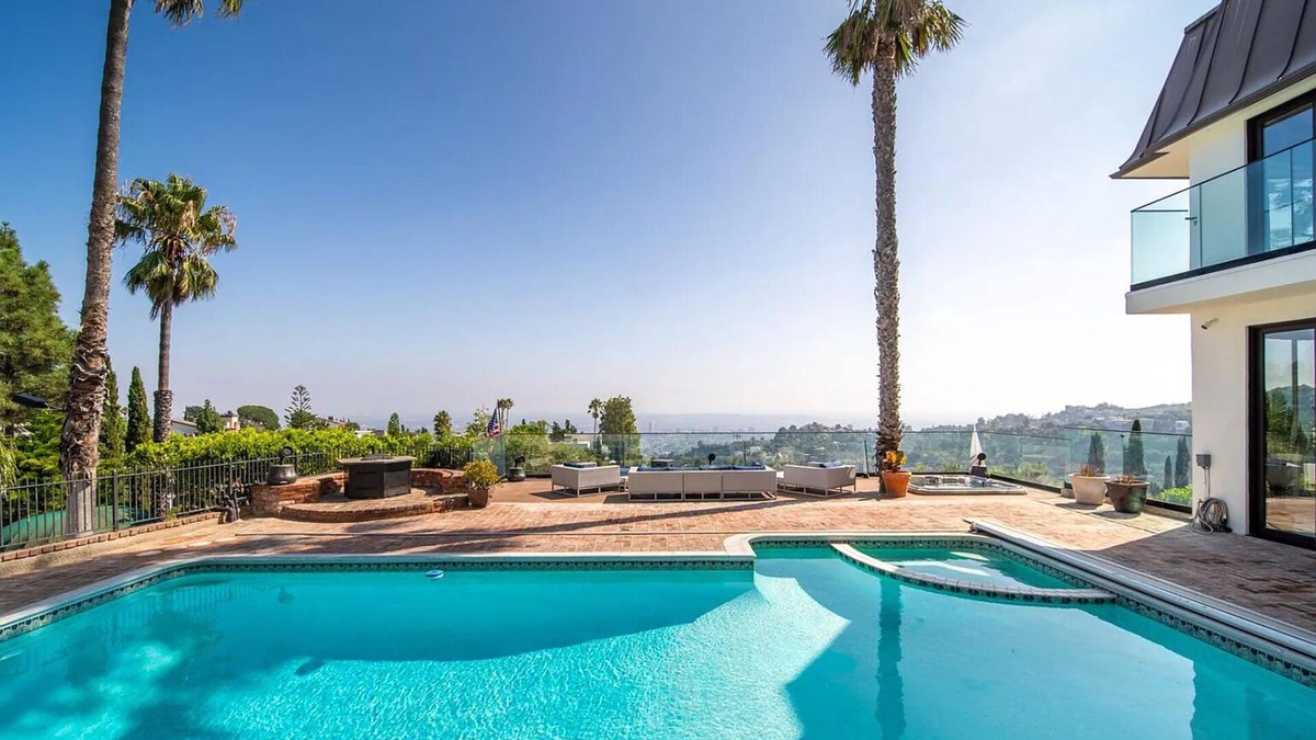 Hollywood Hills West House | Serene Mountain Retreat
