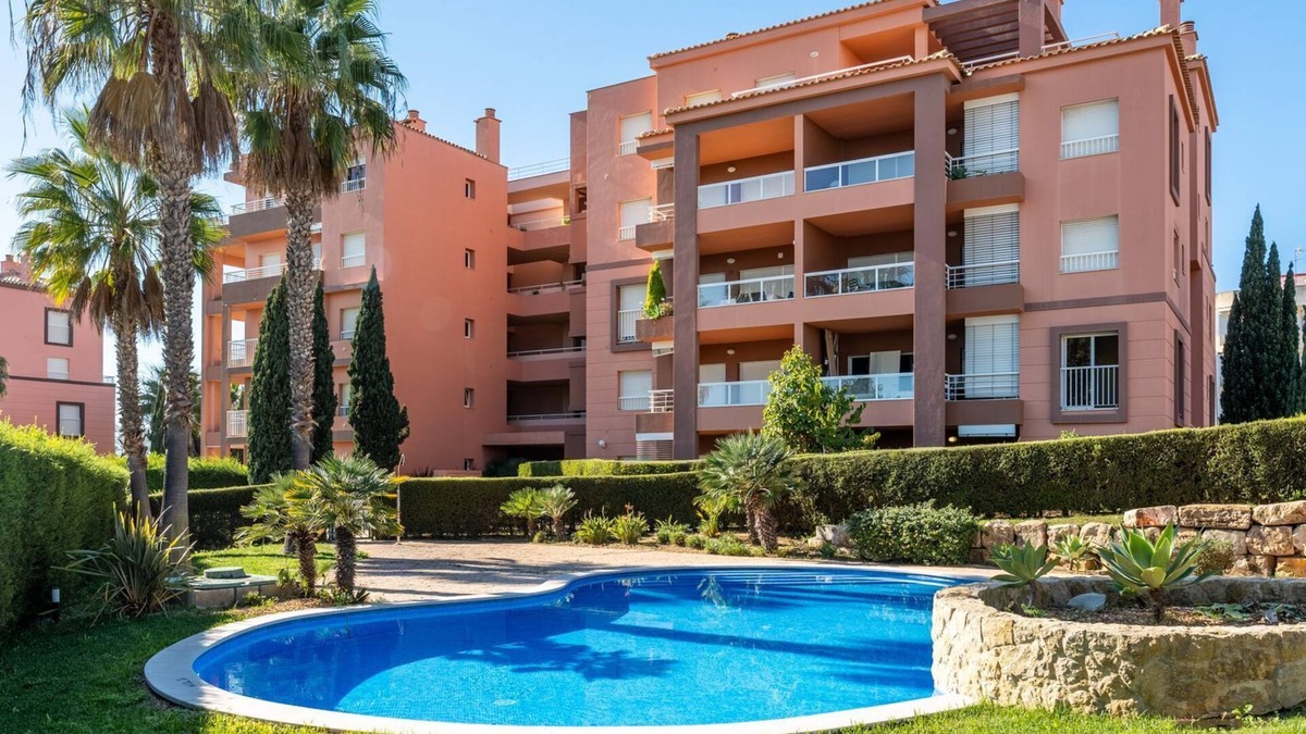 Praia da Rocha Apartment | Serene Ocean 1 BDR Apartment W/Patio by LovelyStay