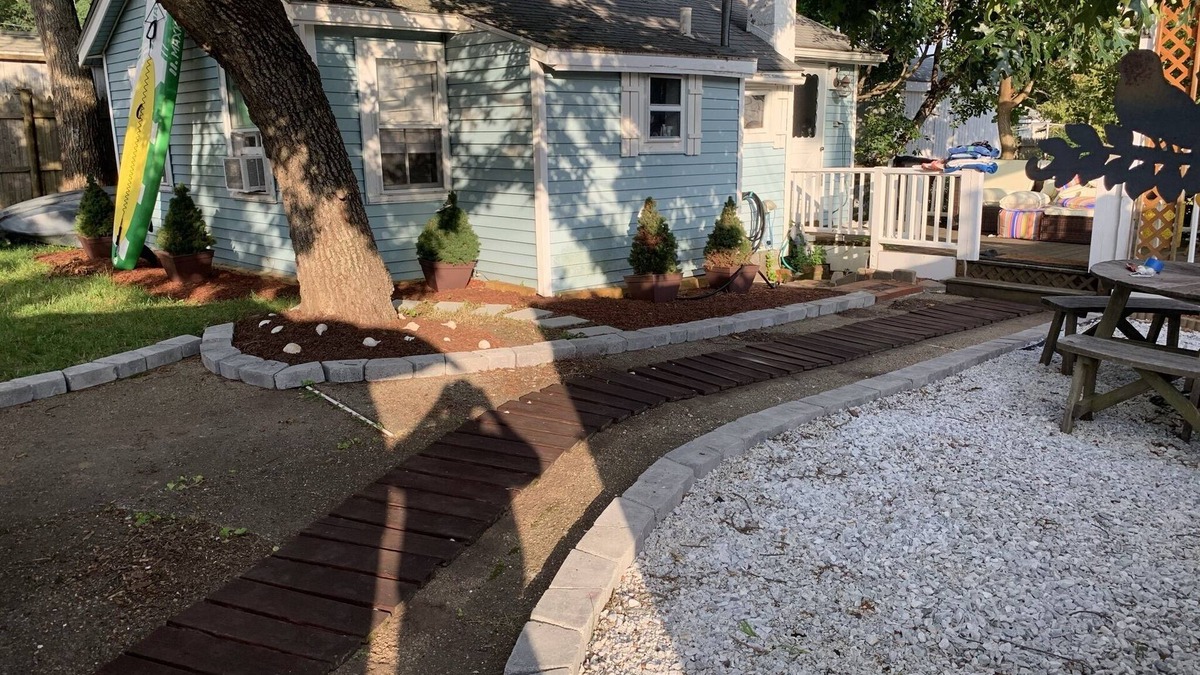 Wareham Center Cottage | Serene relaxing cottage steps to Swifts Beach