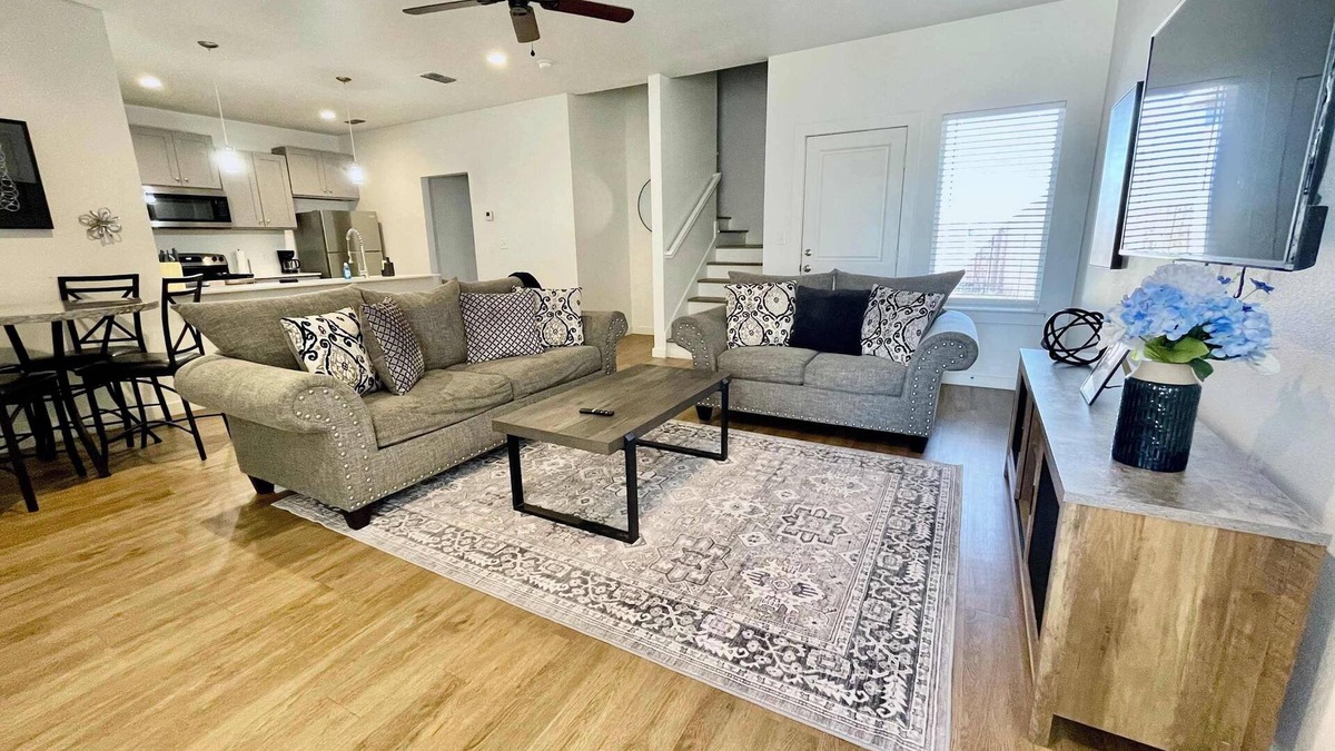 North by Northwest House | Serene Retreat - 3BR 3BA - Minutes to Tech
