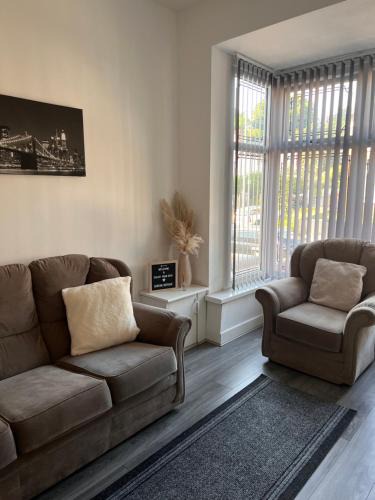 Birmingham Villa | Serene Retreat - Near Bham City Centre & The JQ