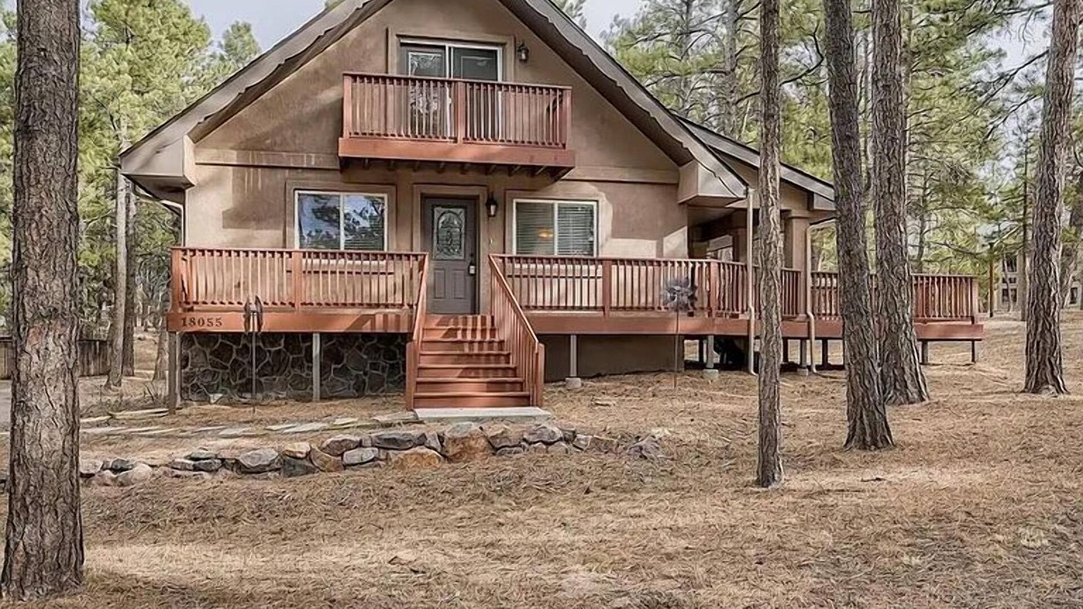 Colorado Springs House | Serene Romantic Chalet in the woods