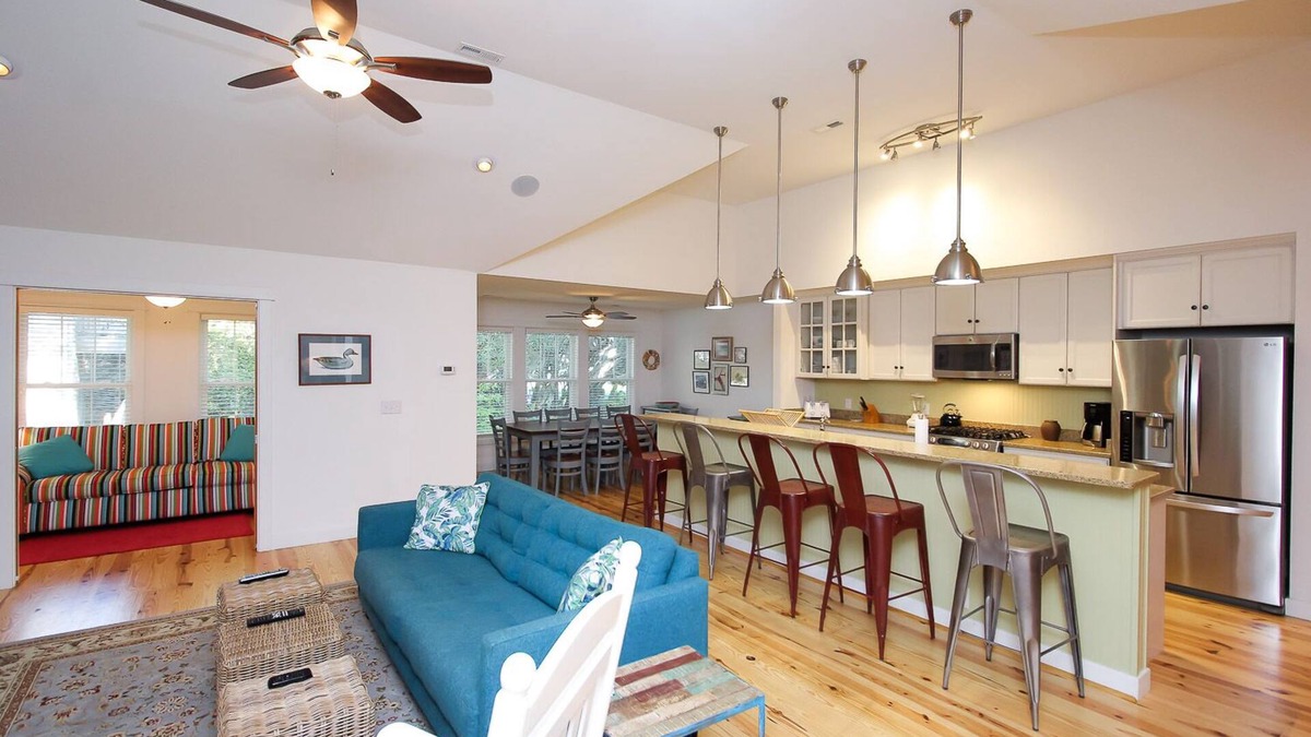 Duck House | Serene Sanderling Beach Cottage Steps from beach w/community pool - Duck