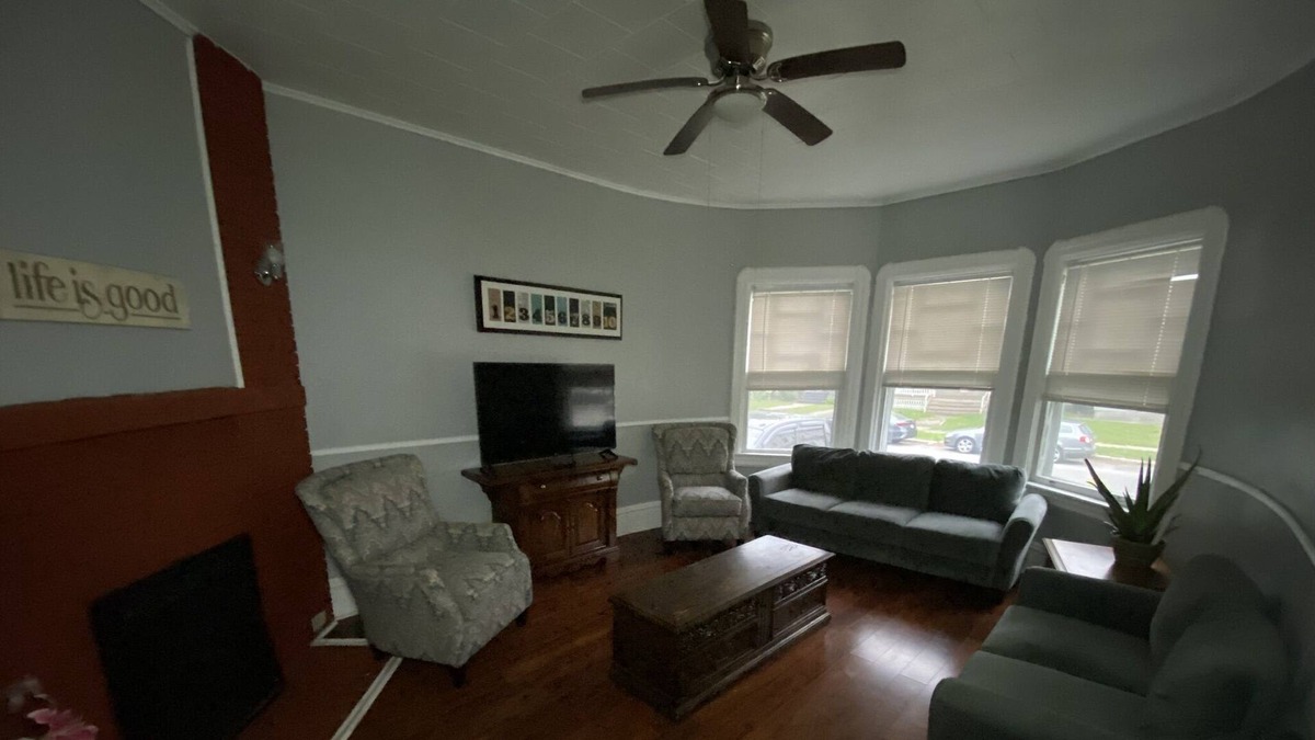 Stockade Historic District Apartment | Serene Space Near Ellis Hospital, Rivers Casino & Downtown