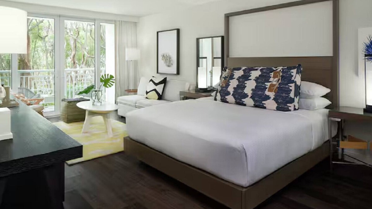 Rock Harbor Hotel | Serene Suite w/Hammock Views & Two Waterfall Pools - Your Oasis Awaits!
