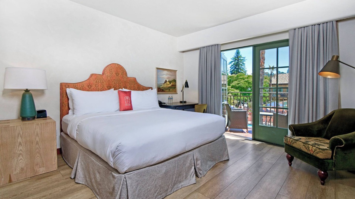 Los Gatos Hotel | Serene Unit with Free Parking & Pool, Pets Friendly Near Silicon Valley