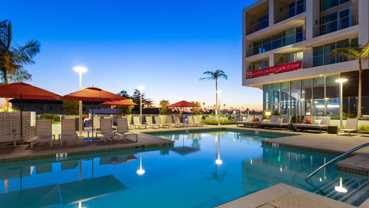 University Heights Apartment | Serene University Heights Studio w/Pool & Gym, nr Bars, by Blueground