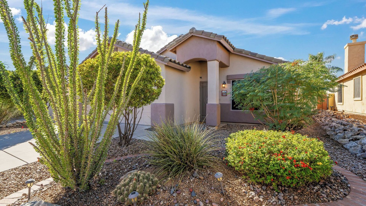 Dove Mountain House | Serene Vacation Home - Trails, Golf & Dining!