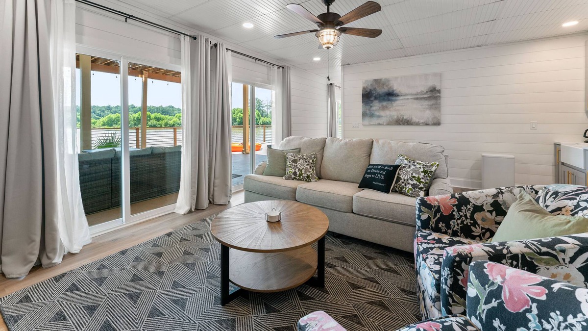 Covington House | Serene Waterfront Home 💙 @ Jackson Lake Escape
