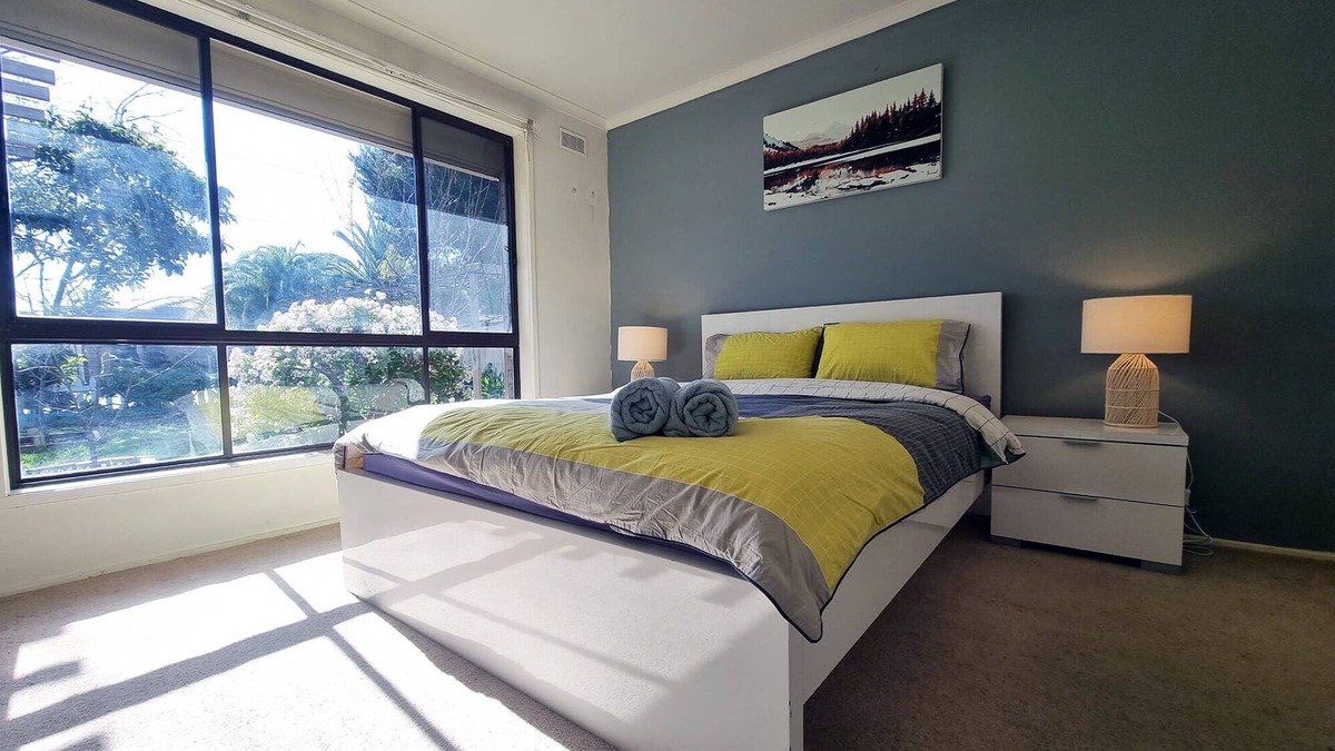 Kings Park House | Serenity and convenience home in Kings park