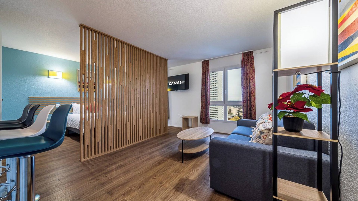 Gambetta Apartment | Serenity Aparthotel - 4 pax - La défense 10 minutes walk to Subway