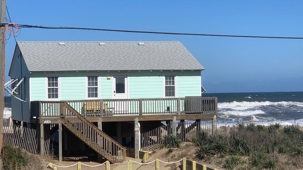 Kitty Hawk House | SERENITY AWAITS.AWESOME Reviews-1960's Cozy Ocean-Front and Fido Friendly too!