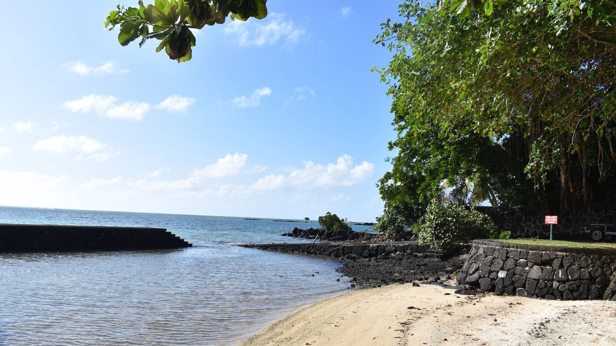 Trou d'Eau Douce Villa | Serenity Cheerful 2-Bedrooms Beachfront Villa.
