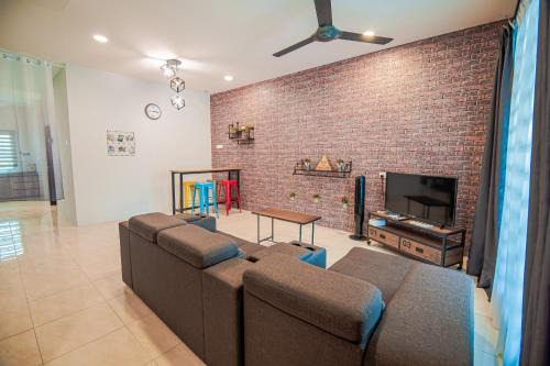 Taman Pakatan House | Serenity Family Stay Ipoh 8 pax