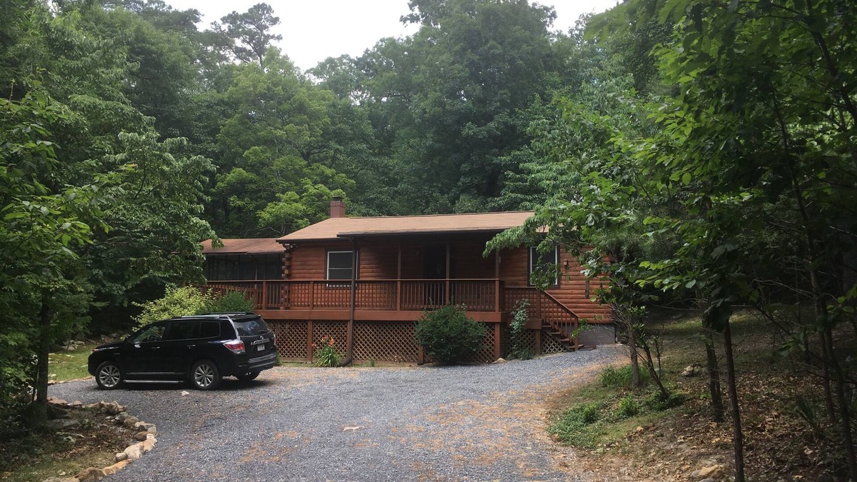Luray Cabin | ~ Serenity in the Woods ~n Shenadoah Mountainside + River & Caverns nearby!