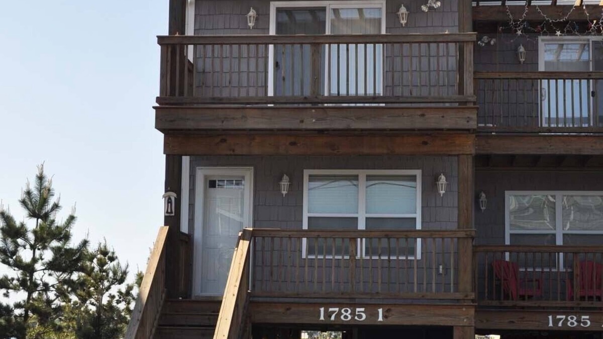Sneads Ferry House | Serenity Now! 3br Townhome w Private Beach Access - NEWLY RENOVATED!